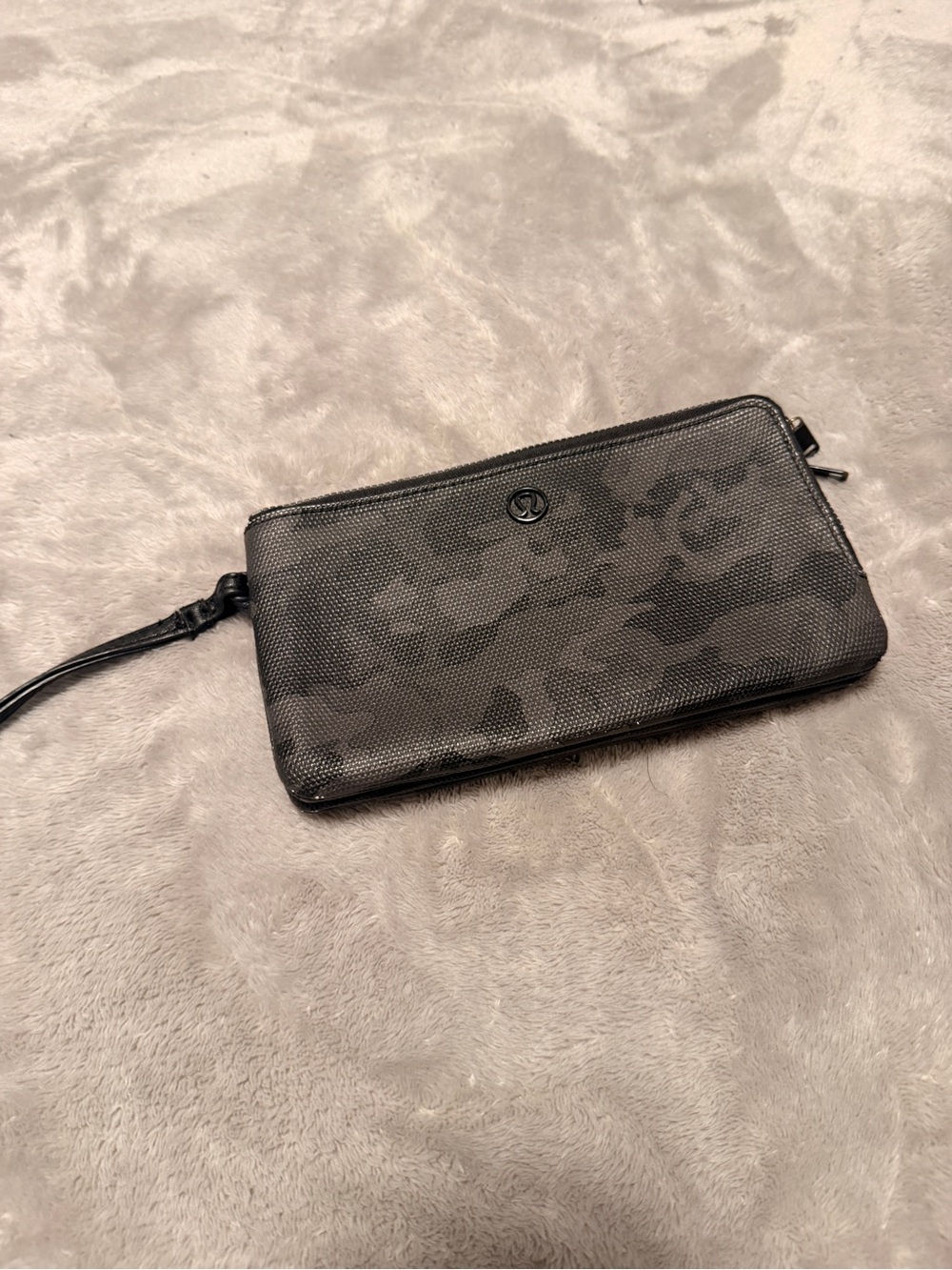 Lululemon Double Up Pouch
Incognito Camo Multi Grey / Black